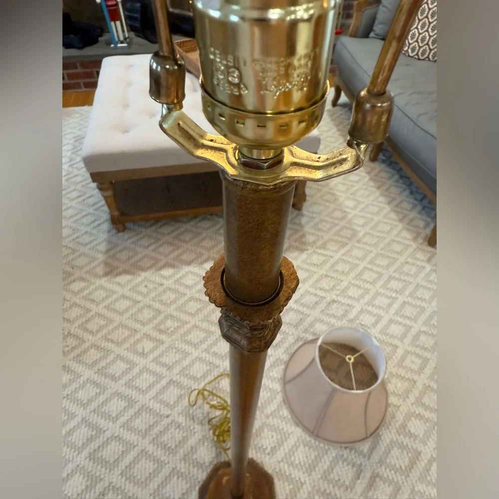 OLD-WORLD BRONZE-STYLE FLOOR LAMP — NEOCLASSICAL/TRADITIONAL NEW ENGLAND STYLE - Picture 6 of 8